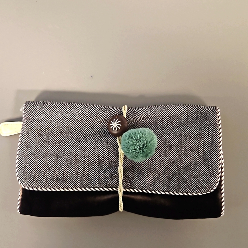 Banana Republic Silk Jewelry Travel Pouch